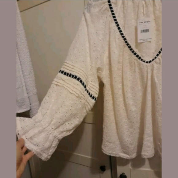 SOLD* Free People Darcy Eyelet Lace Blouse Peasant - Picture 5 of 8